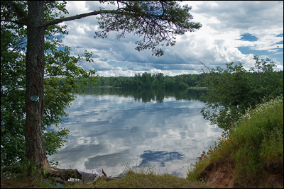 Озеро Велье. Вид из лагеря.